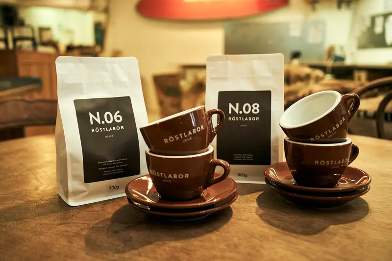 2x Blends (N.06 N.08) 4x Cappuccinotassen braun