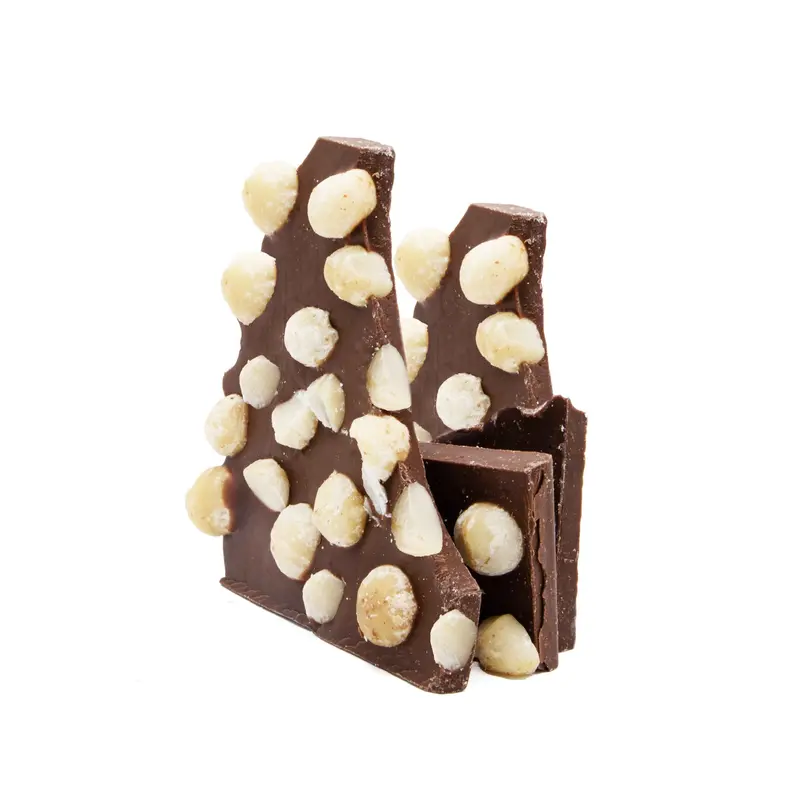 Bean to Bar - Vollmilch Bruchschokolade mit gerösteten Macadamias