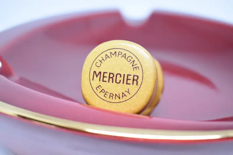 Cendrier Champagne Mercier - Rouge, Bouchon effet liege.