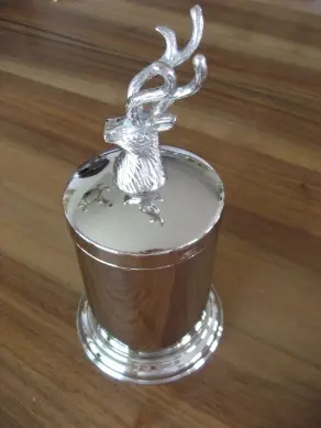 Dose Hirsch klein