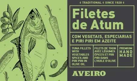 Filets de thon à l'huile d'olive avec légumes et épices