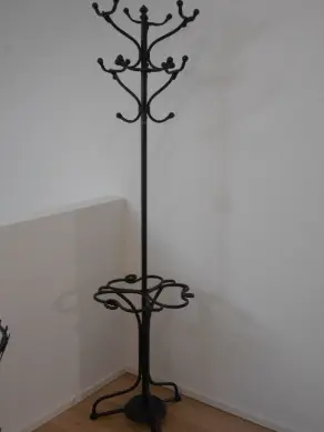 Garderobe gross schwarz m. Schirmständer