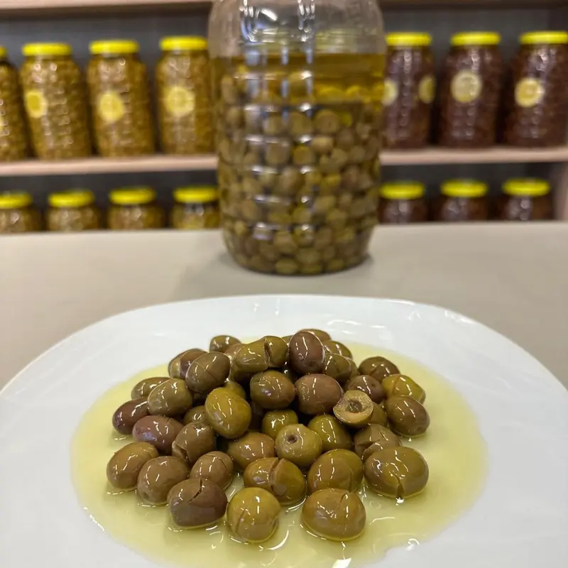 Gebrochene Oliven 700g • Handgemachte • aus Muğla Milas • Mit Natürlichem Olivenöl
