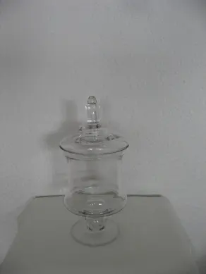 Glasdose mit Fuss