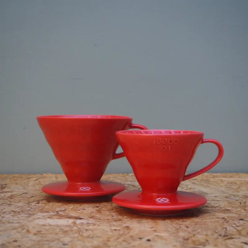 HARIO COFFEE DRIPPER V60 02 - Handfilter aus Keramik rot