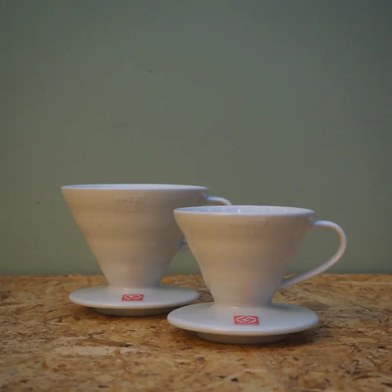 HARIO COFFEE DRIPPER V60 - Handfilter aus Keramik weiss