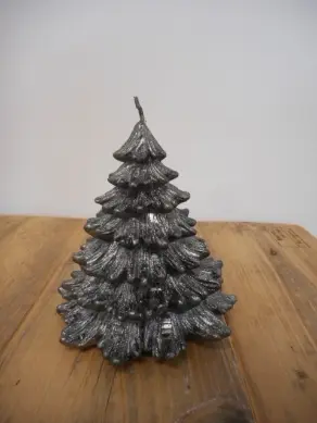 Kerze Tannenbaum grau/silber D13cm H14cm