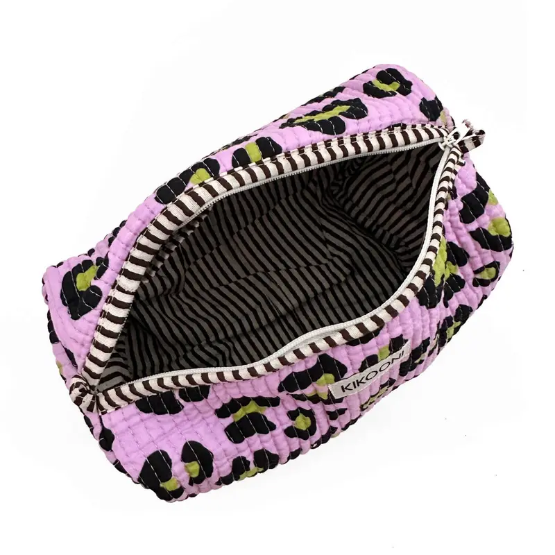 Kikooni Kosmetiktasche «Oh Leo Cosmic Lilac» – Baumwollfutter