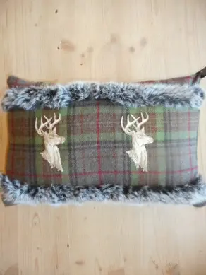 Kissen Hirsch mit Fell 50x50cm