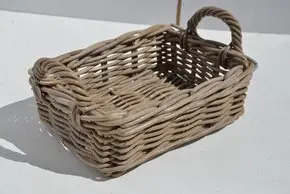 Korb Rattan eckig mit Henkel