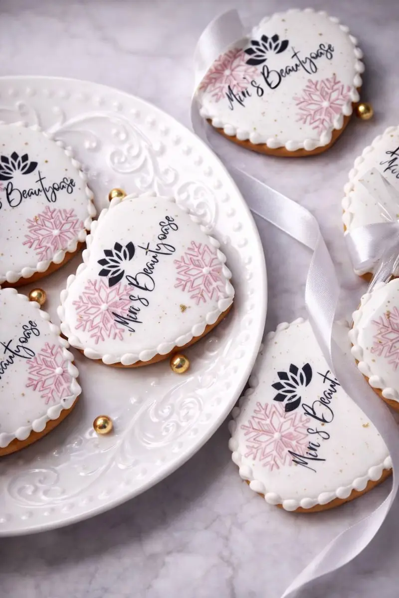 Logo-Kekse. Set aus 30 Cookies