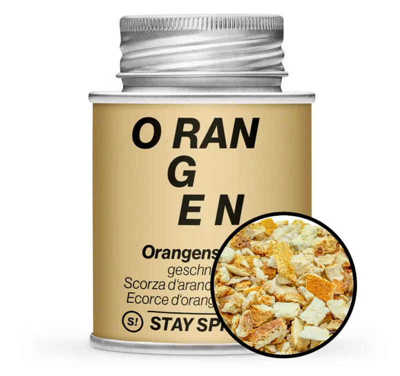 Orangenschalen geschnitten