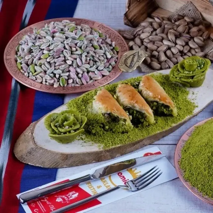 Özel Şöbiyet Baklava Extra Pistazien-1.5 kg -Aus Antep