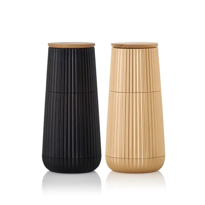 Pfeffer- und Salzmühle in Schwarz und Gold