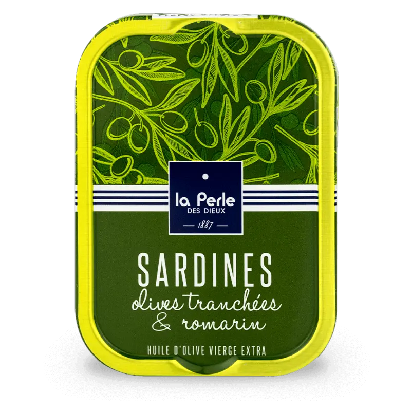Sardines à l'huile d'olive avec olives tranchées et romarin
