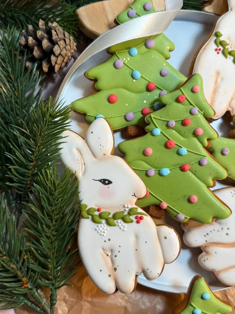 Set aus 10 Cookies. Hase+Tannenbaum