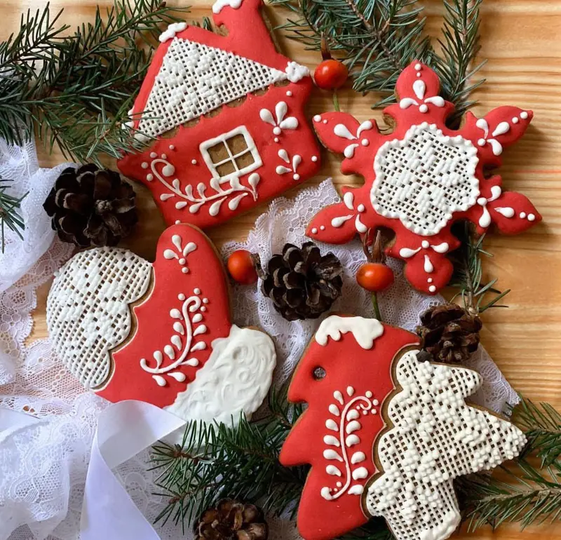 Spitzenzauber Weihnachten. Set aus 10 Cookies