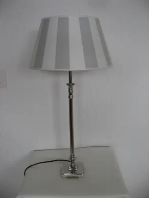 Tischlampe Schirm grau/weiss rund