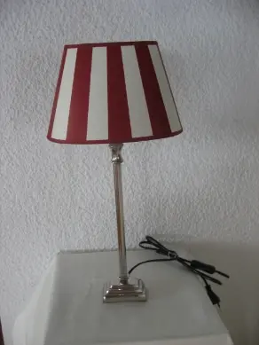 Tischlampe Schirm rot/weiss oval