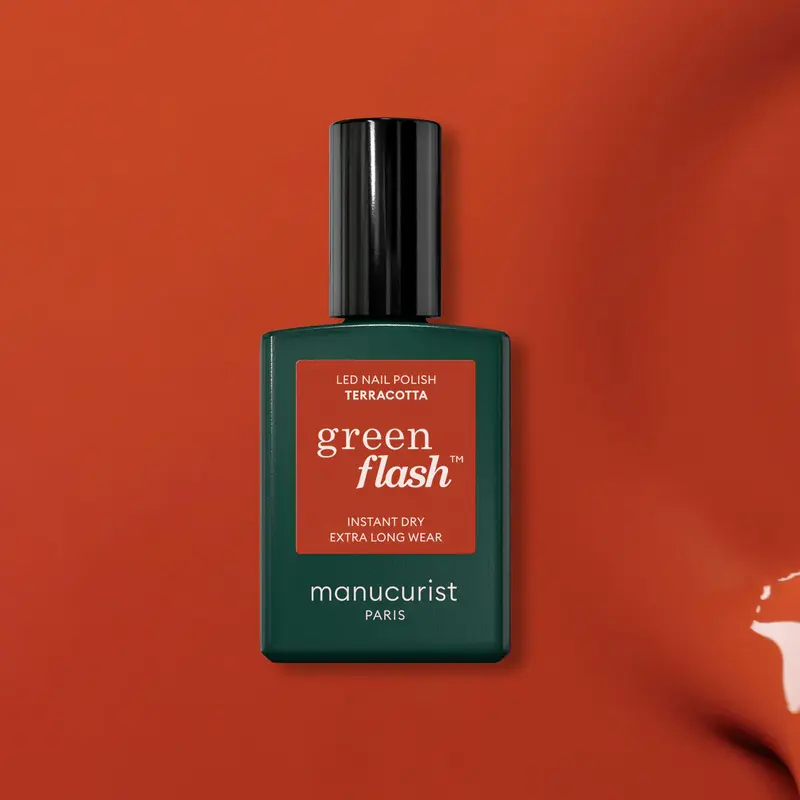 Vernis à ongles semi-permanent rouge terre brûlée (Terracotta)