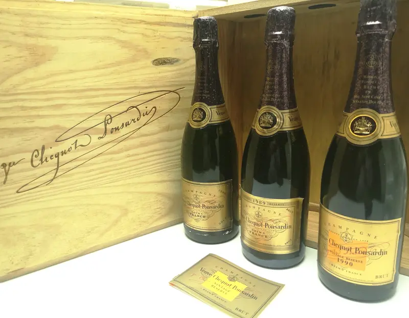 Veuve Clicquot 1988, 1989, 1990 - Champagne Trilogie Coffret Bois